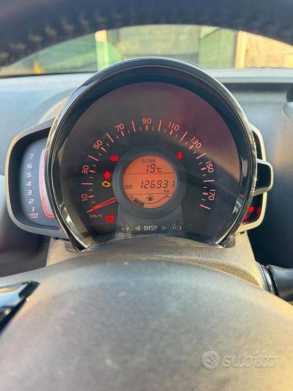 Usata Toyota Aygo X-clusiv 69 CV (50 kW) 2016 Bianco Utilitaria