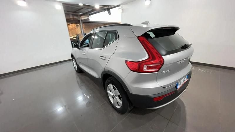 Usata Volvo XC40 129 CV (94 kW) 2023 Argento SUV