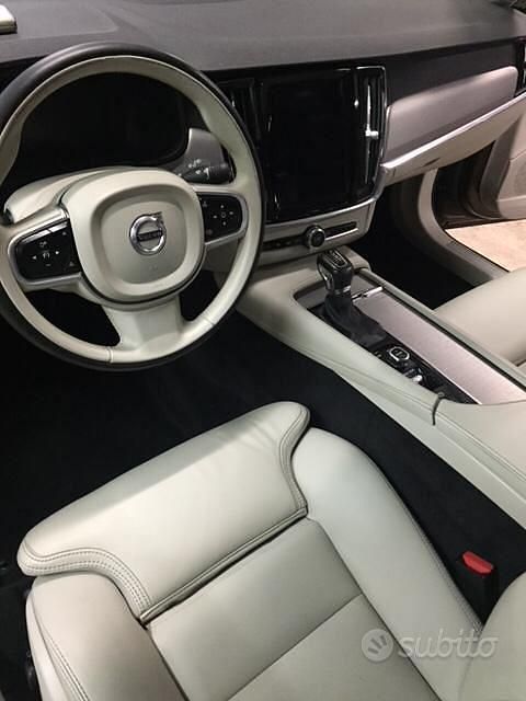 Usata Volvo V90 Inscription 235 CV (172 kW) 2016 Marrone Station wagon