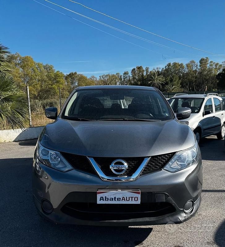 Usata Nissan Qashqai N-Connecta 116 CV (85 kW) 2017 Grigio SUV