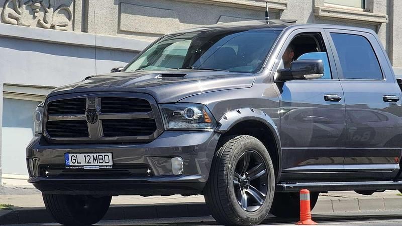 Usata 2014 Mercedes R500 Monovolume | 35.000 € (Molto cara) - Immagine 1/4