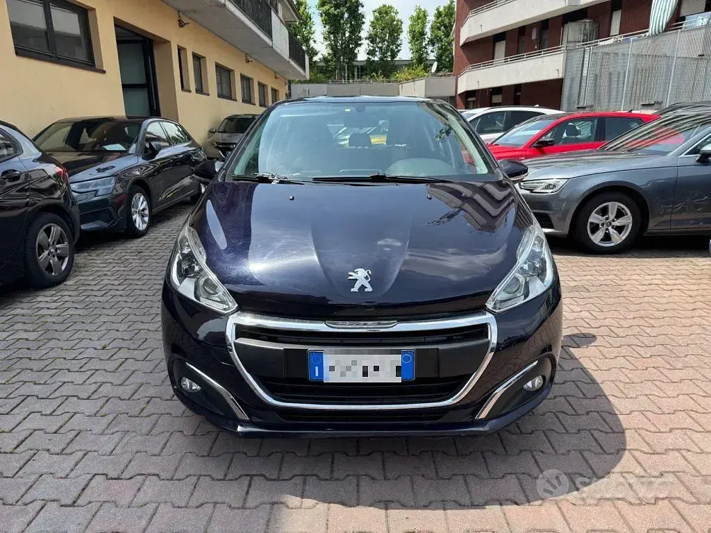 Usata Peugeot 208 Active 68 CV (50 kW) 2017 Blu Utilitaria