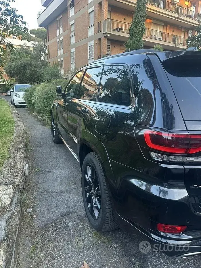Usata Jeep Grand Cherokee Summit 250 CV (183 kW) 2016 Nero SUV