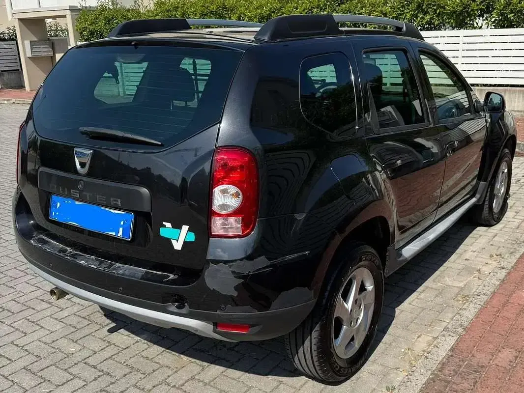 Usata Dacia Duster Lauréate 105 CV (77 kW) 2012 Nero SUV