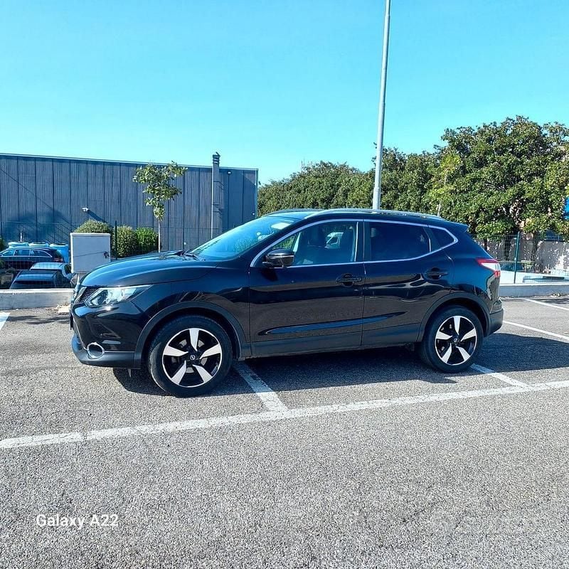 Usata 2017 Nissan Qashqai N-Connecta SUV | 13.000 € (Ottimo prezzo) - Immagine 1/4