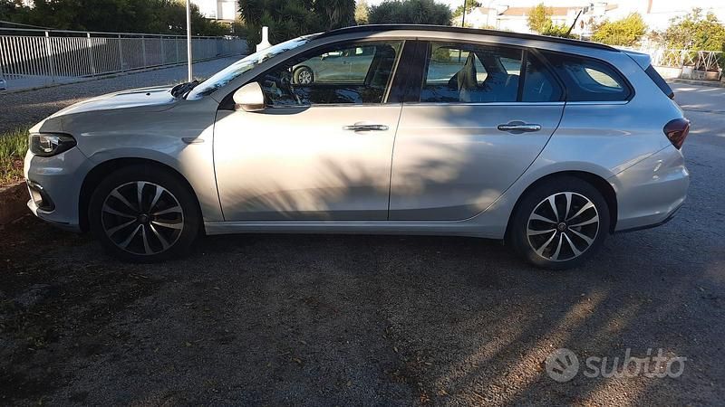 Usata Fiat Tipo 110 CV (80 kW) 2019 Grigio Station wagon