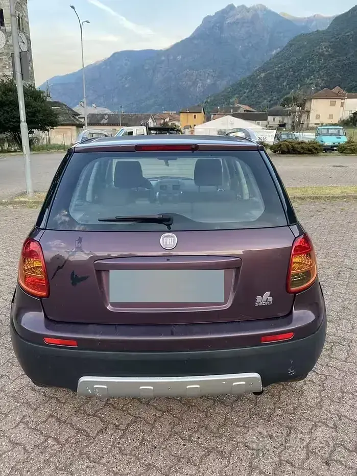 Usata Fiat Sedici 135 CV (99 kW) 2013 Viola SUV