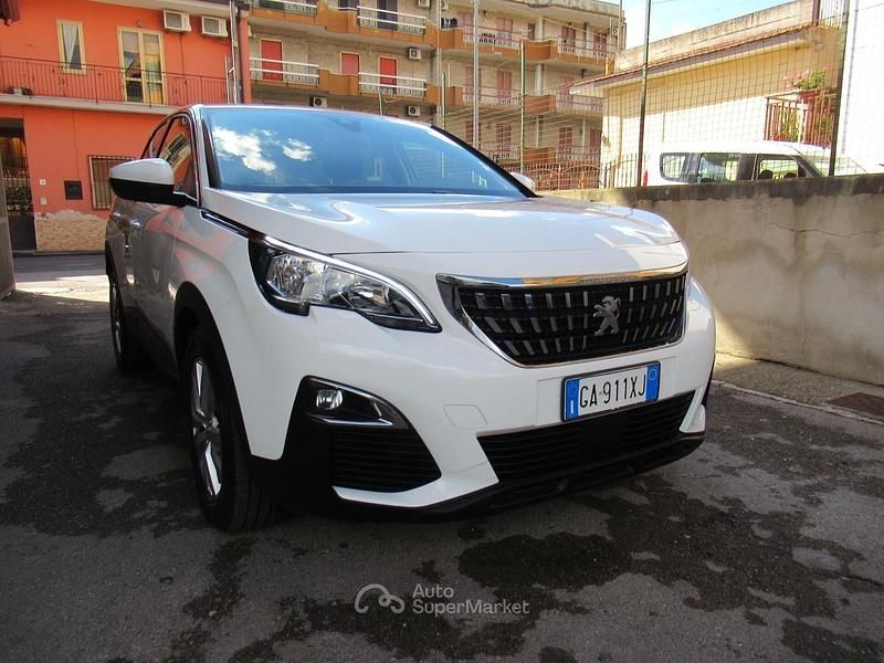 Bianco Usata 2020 Peugeot 3008 Business-Line SUV | 12.990 € (Super prezzo) - Immagine 1/4