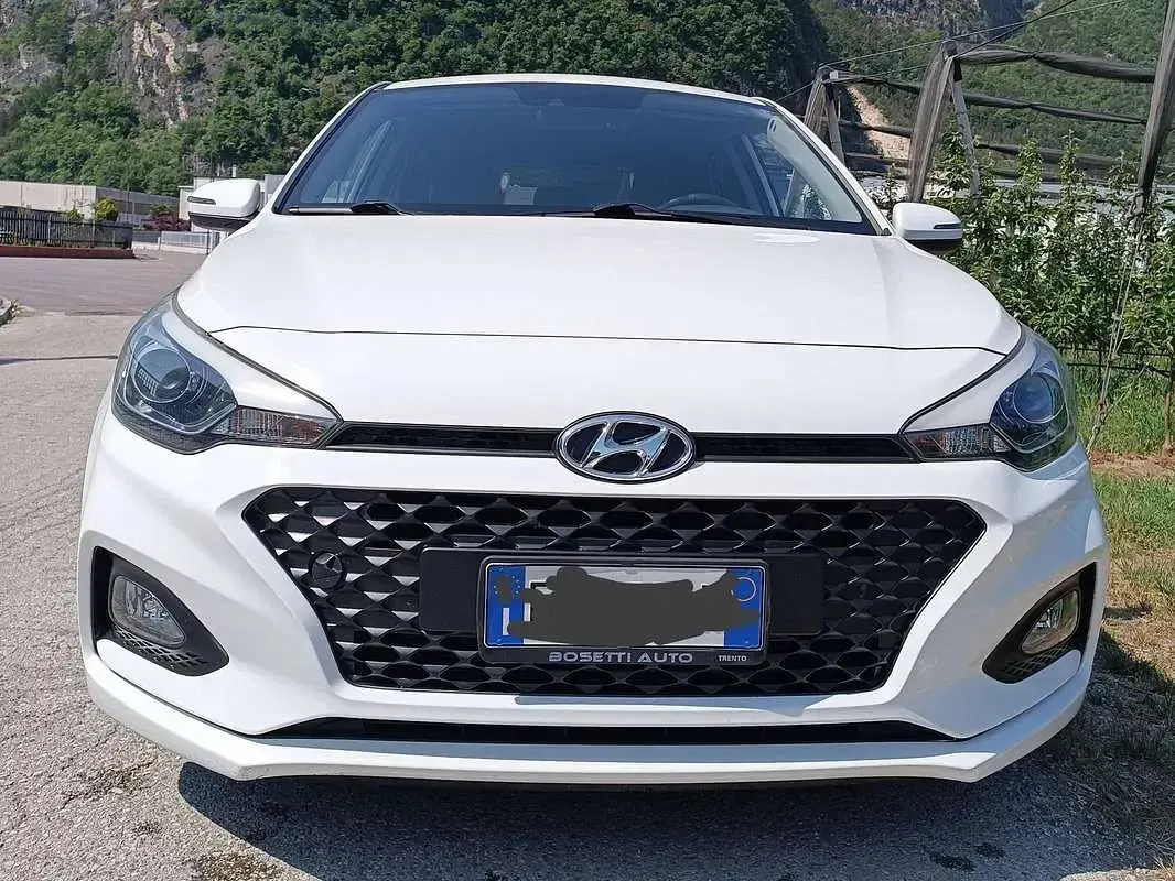 Usata Hyundai i20 Edition 101 CV (74 kW) 2019 Bianco Utilitaria