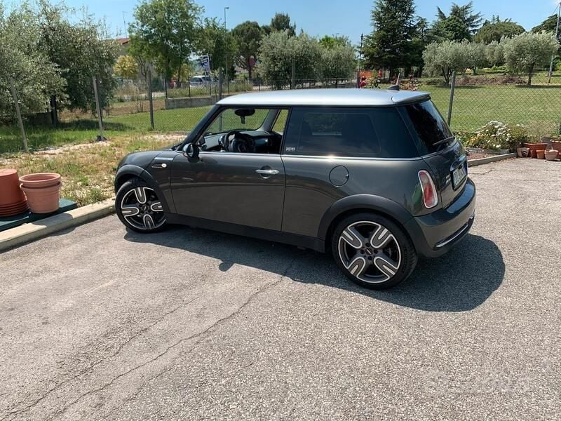 Usata Mini Cooper 116 CV (85 kW) 2006 Grigio Utilitaria