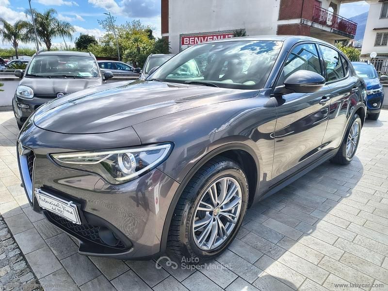 Usata Alfa Romeo Stelvio 160 CV (117 kW) 2021 Grigio SUV