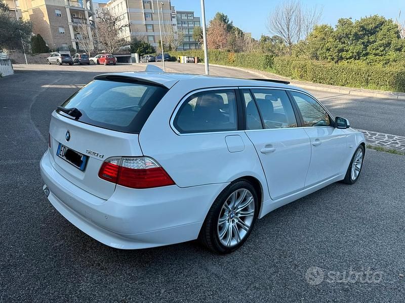 Usata BMW 520 177 CV (130 kW) 2010 Bianco Station wagon