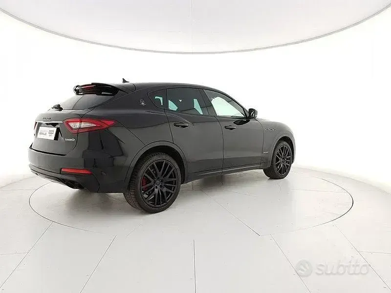 Usata Maserati 430 430 CV (316 kW) 2018 Nero Station wagon