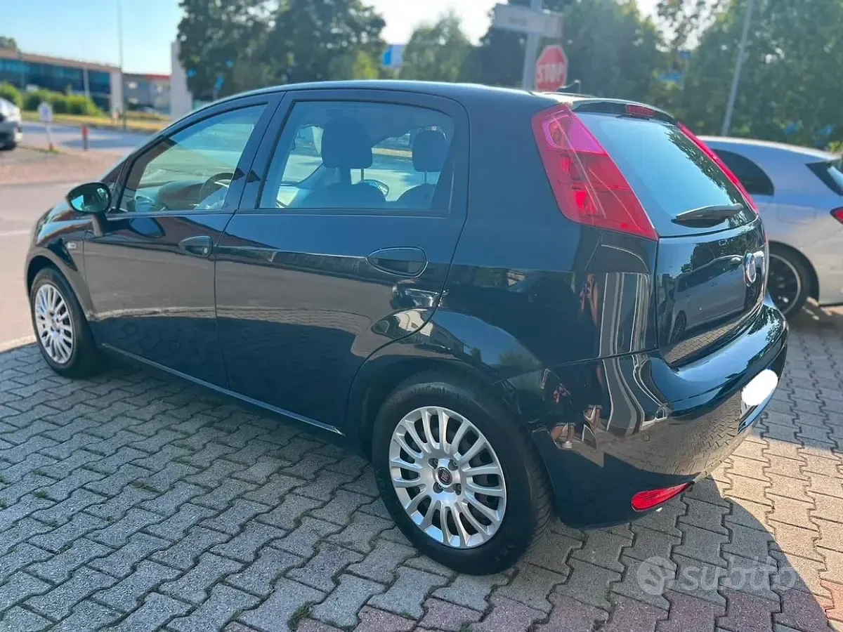 Usata Fiat Punto Street 95 CV (69 kW) 2018 Bluazzurro Utilitaria