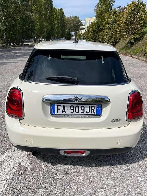 Usata Mini ONE 102 CV (75 kW) 2015 Bianco Utilitaria