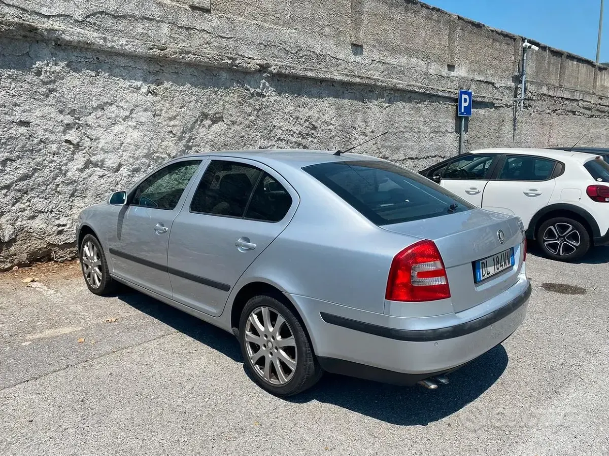 Usata Skoda Octavia LAURIN & KLEMENT 140 CV (102 kW) 2007 Grigio Berlina