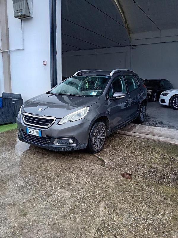 Grigio Usata 2014 Peugeot 2008 SUV | 5900 € (Ottimo prezzo) - Immagine 1/4