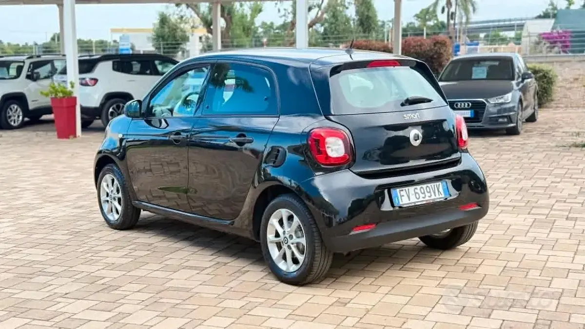 Usata Smart ForFour 71 CV (52 kW) 2019 Nero Utilitaria
