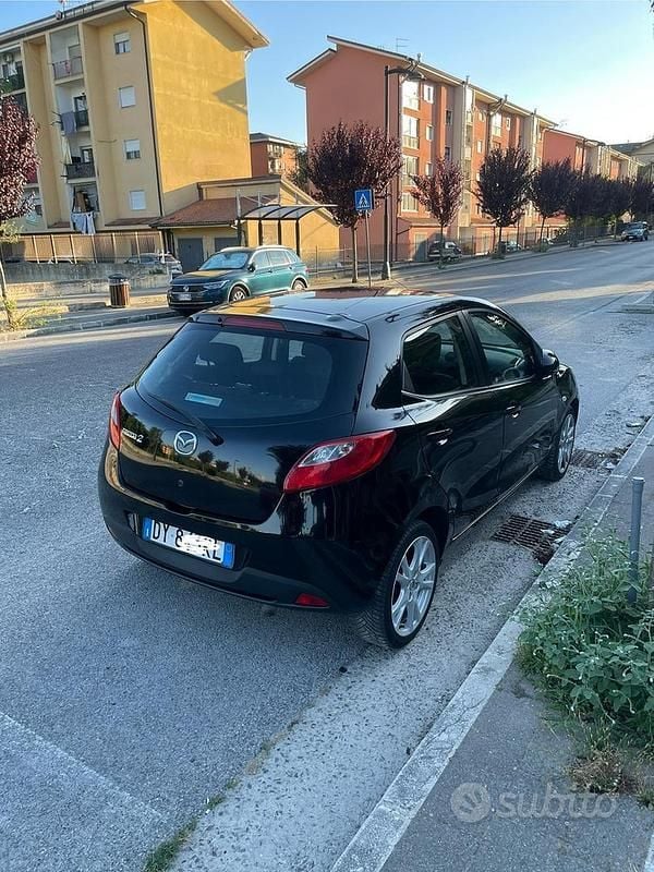 Usata Mazda 2 68 CV (50 kW) 2009 Nero Berlina