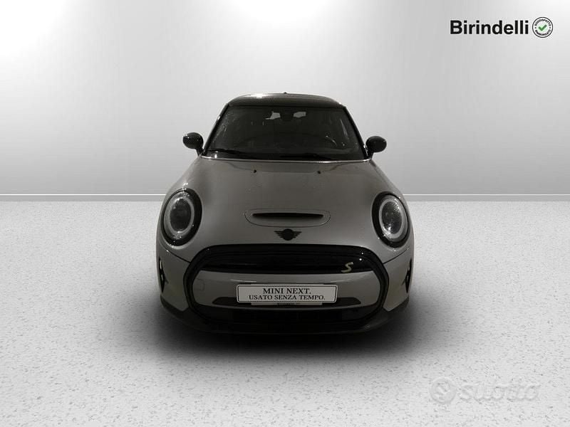 Usata Mini Cooper SE Classic 74 kW (101 CV) 2023 Melting silver Utilitaria
