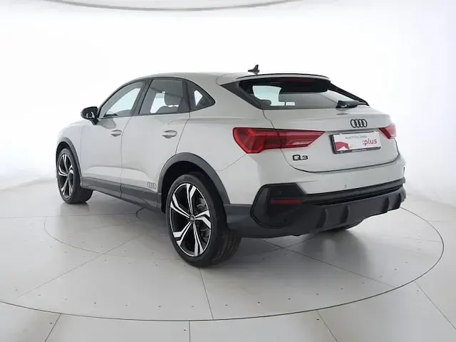 Usata Audi Q3 Sportback S-Line 150 CV (110 kW) 2020 Argento rugiada metallizzato SUV