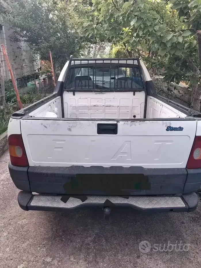 Usata Fiat Strada 63 CV (46 kW) 2003 Bianco