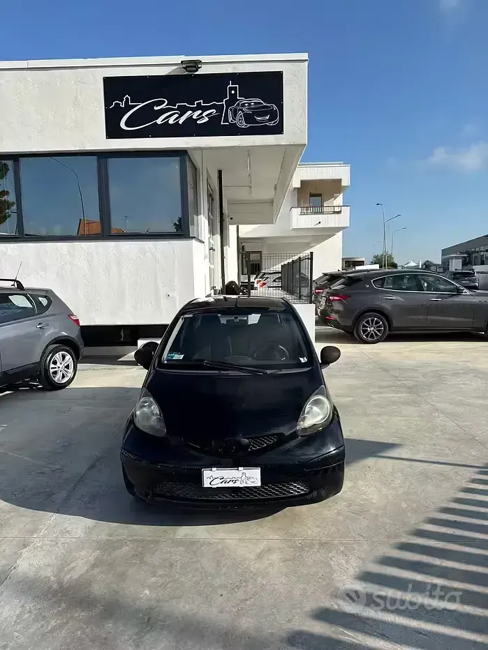 Usata Toyota Aygo 68 CV (50 kW) 2006 Nero Utilitaria
