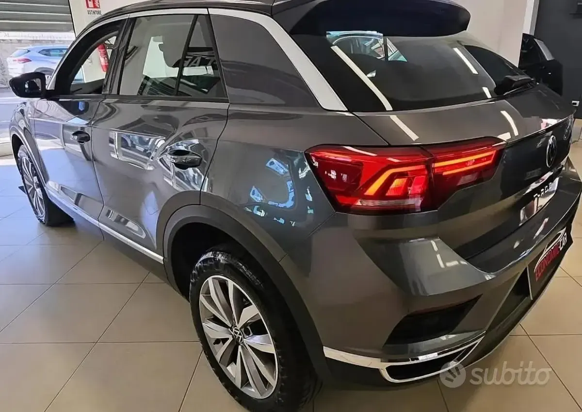 Usata VW T-Roc Advance 116 CV (85 kW) 2018 Grigio SUV
