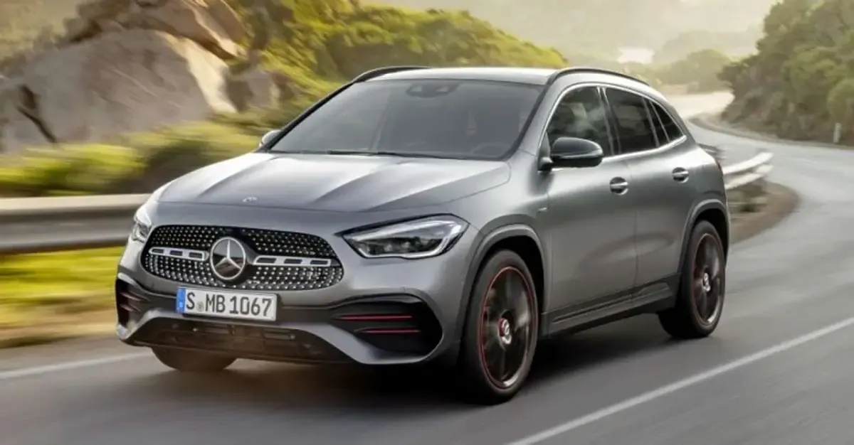 Usata Mercedes GLA200 AMG line 150 CV (110 kW) 2023 Argento SUV