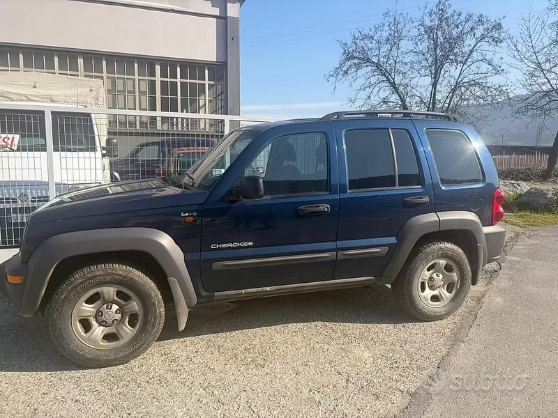 Usata Jeep Cherokee Sport 149 CV (109 kW) 2003 Blu SUV