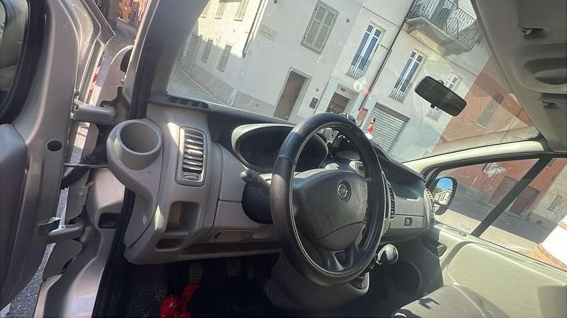 Usata Opel Vivaro 114 CV (83 kW) 2011 Monovolume