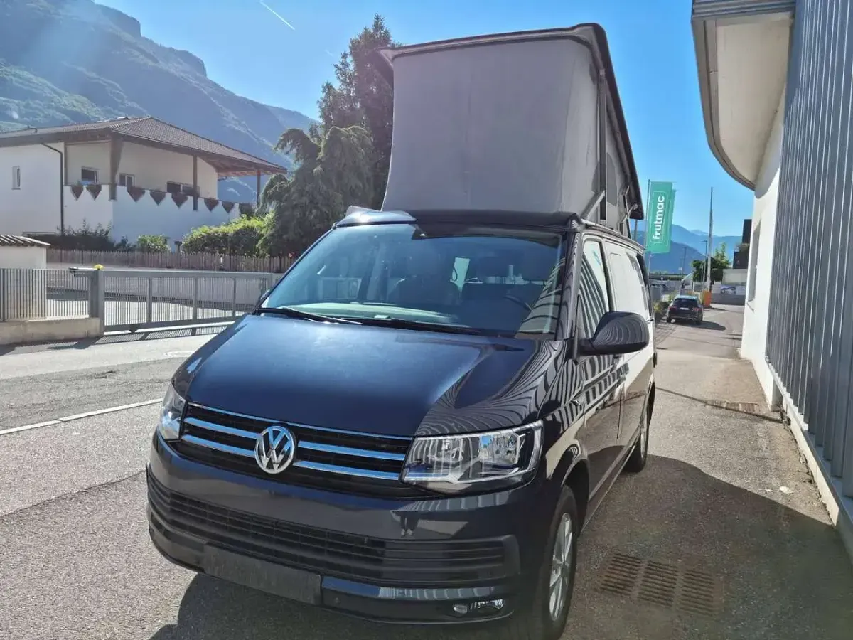 Usata VW California California 150 CV (110 kW) 2018 Blu/azzurro Furgone