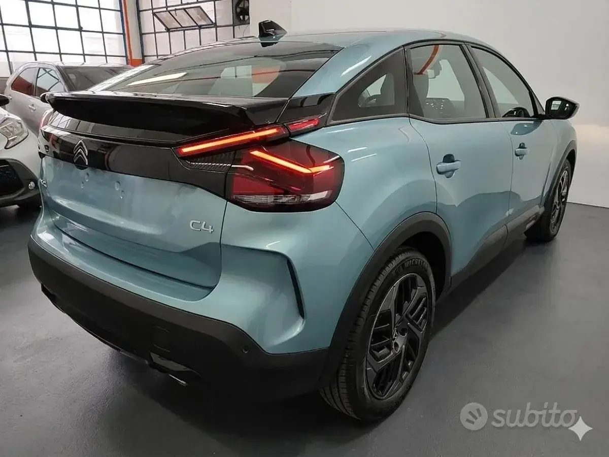 Usata Citroën C4 PureTech 131 CV (96 kW) 2024 Verde Berlina