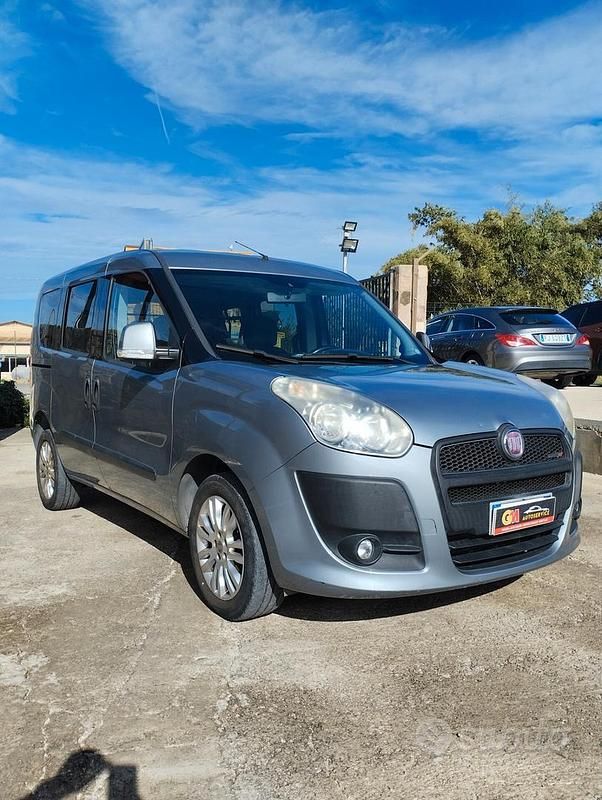 Usata Fiat Doblò 105 CV (77 kW) 2014 Grigio Monovolume