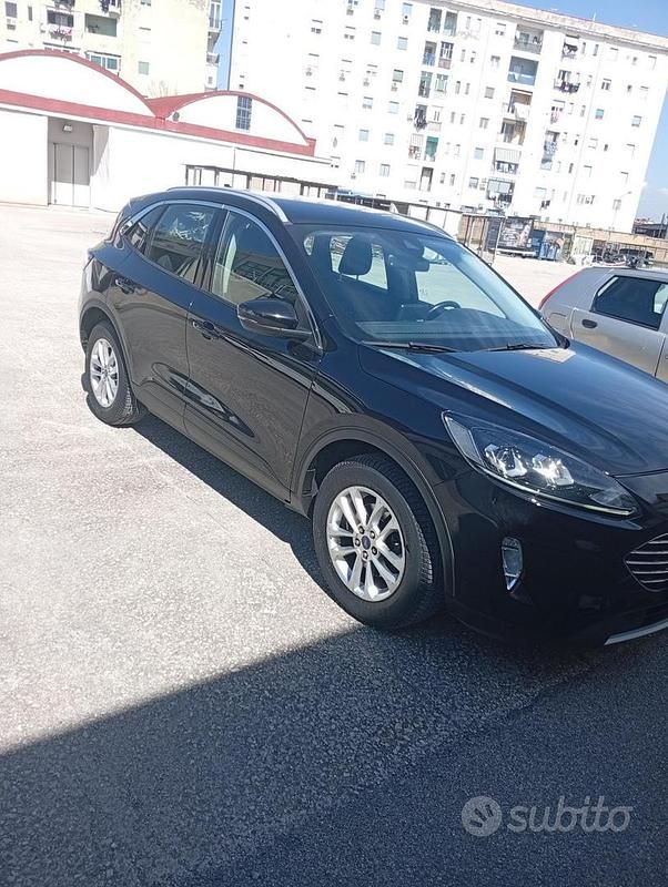 Usata Ford Kuga 120 CV (88 kW) 2021 Nero SUV