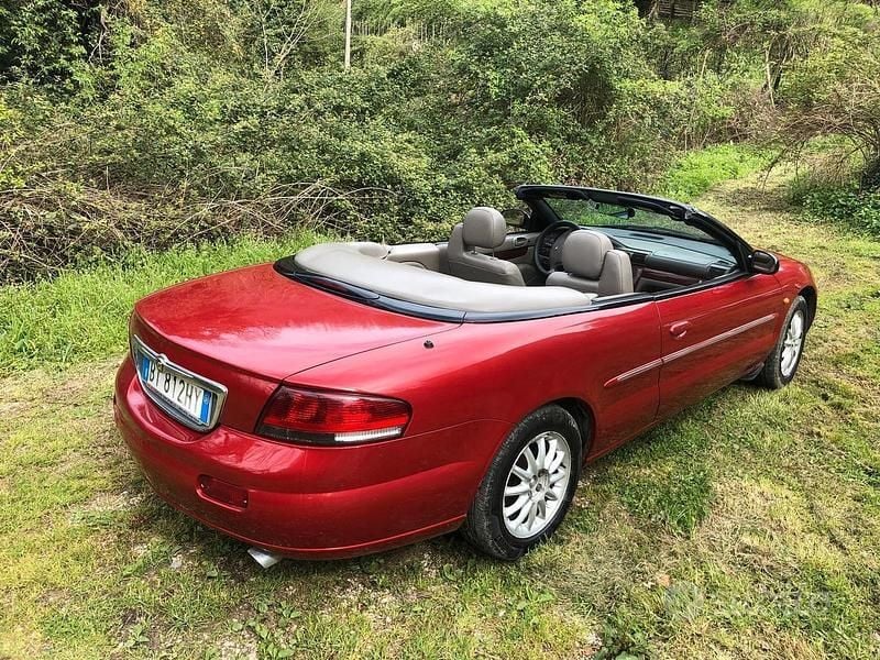 Usata Chrysler Sebring Cabriolet 203 CV (149 kW) 2001 Rosso Cabrio