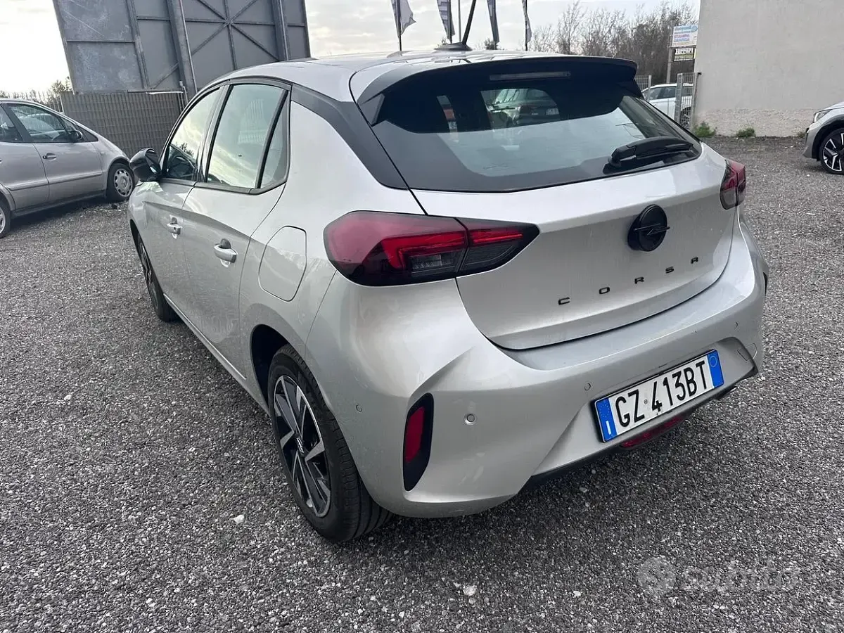Usata Opel Corsa 101 CV (74 kW) 2025 Grigio Utilitaria