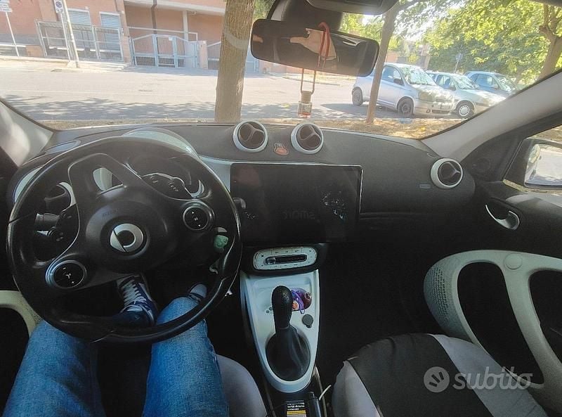 Usata Smart ForFour 71 CV (52 kW) 2015 Grigio Utilitaria