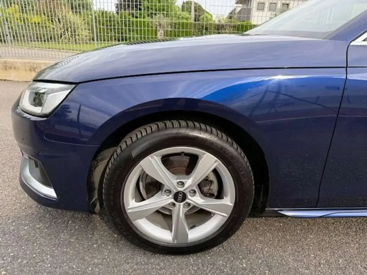 Usado Audi A4 Advanced Plus 163 CV (119 kW) 2023 Azul Familiar