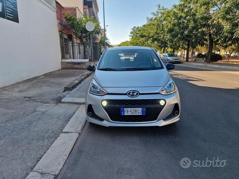 Usata Hyundai i10 Style 66 CV (48 kW) 2018 Grigio Utilitaria