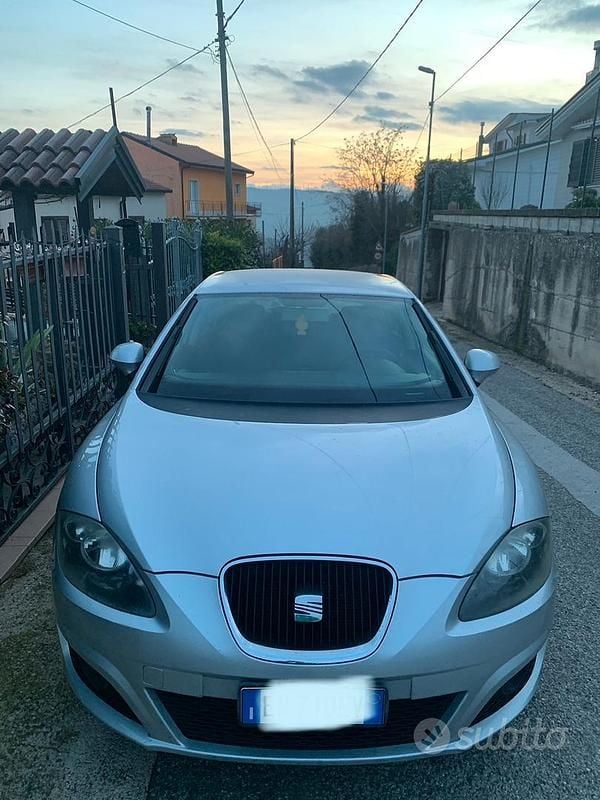Usata Seat Leon 90 CV (66 kW) 2012 Berlina