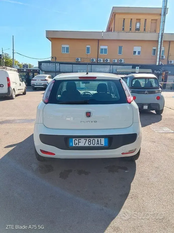 Usata Fiat Punto 85 CV (62 kW) 2010 Bianco Utilitaria