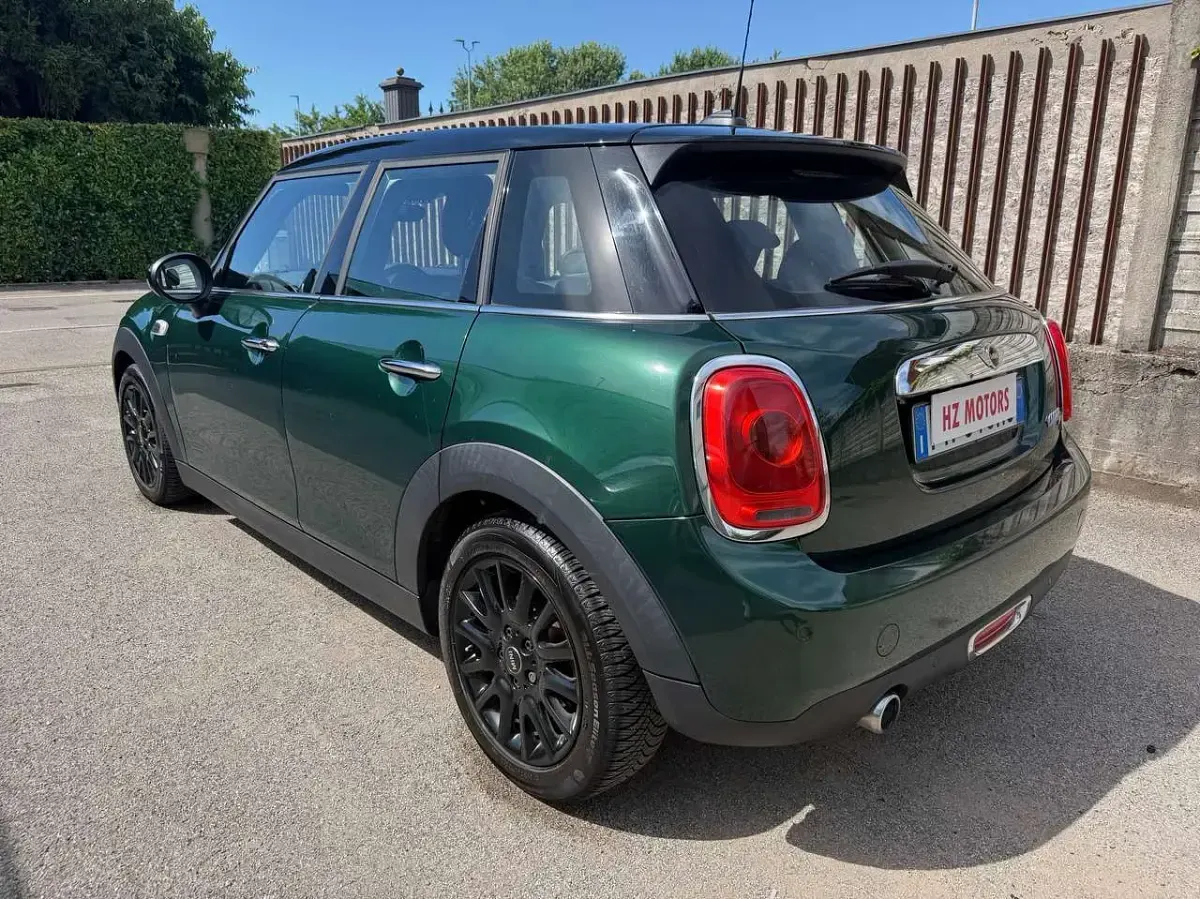 Usata Mini Cooper D Business 116 CV (85 kW) 2017 Verde Utilitaria