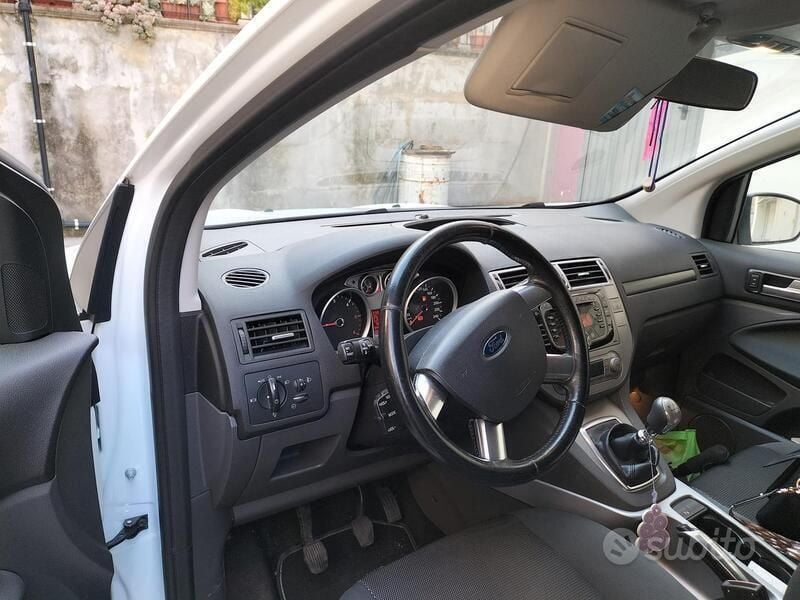 Usata 2013 Ford Kuga SUV | 5999 € (Super prezzo) - Immagine 1/4