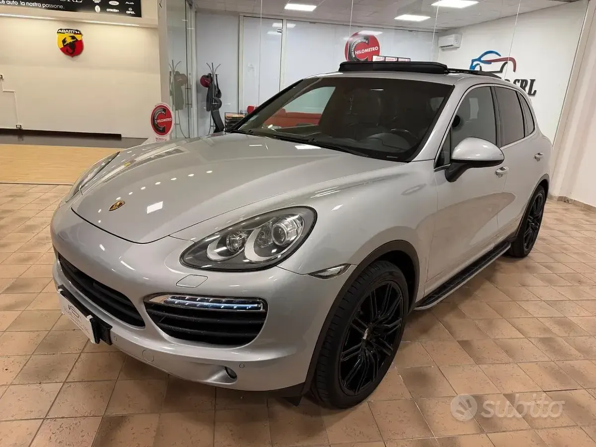 Usata Porsche Cayenne 245 CV (180 kW) 2012 Grigio SUV
