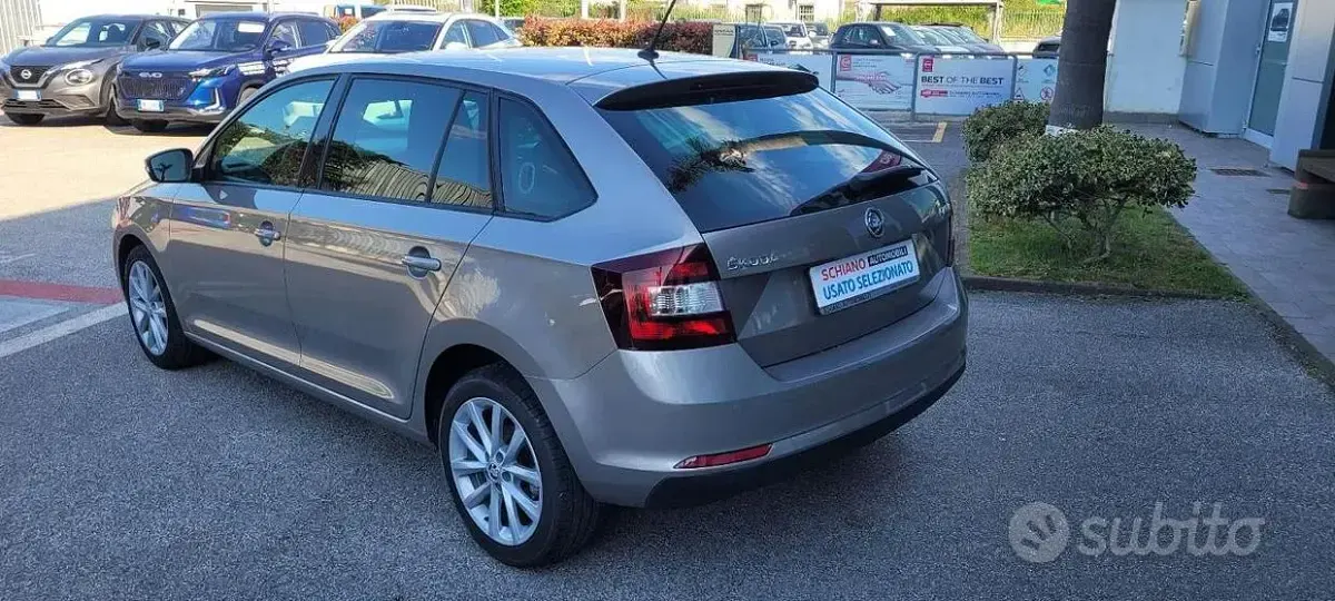 Usata Skoda Rapid 90 CV (66 kW) 2018 Beige Utilitaria