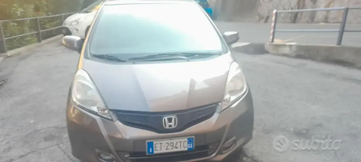 Usata Honda Jazz 99 CV (72 kW) 2014 Marrone Utilitaria