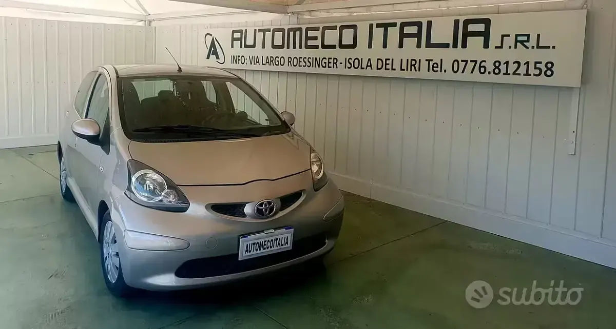 Usata Toyota Aygo Sol 68 CV (50 kW) 2008 Marrone Utilitaria
