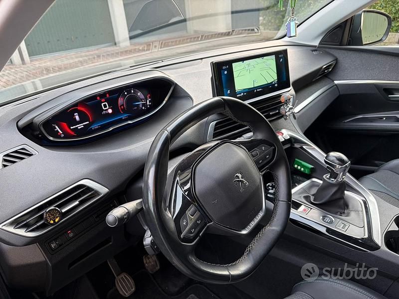 Gebraucht Peugeot 3008 131 PS (96 kW) 2022 Grau SUV