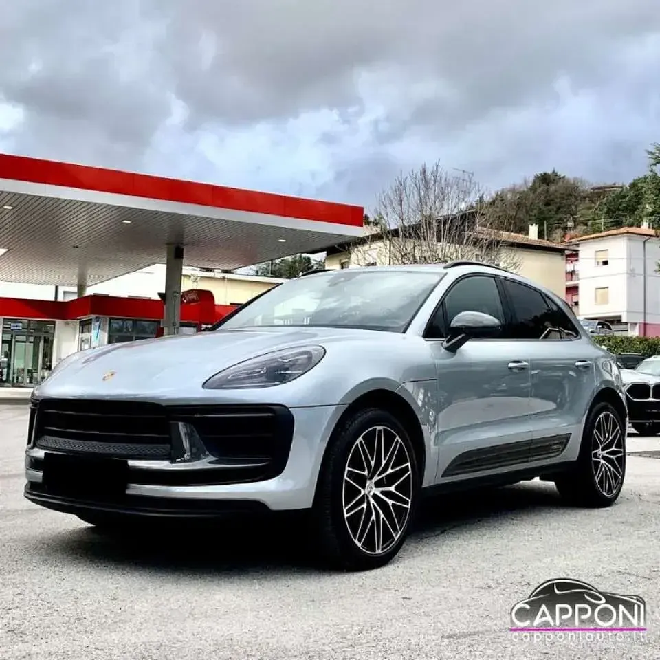 Usata Porsche Macan 265 CV (194 kW) 2023 Argento SUV